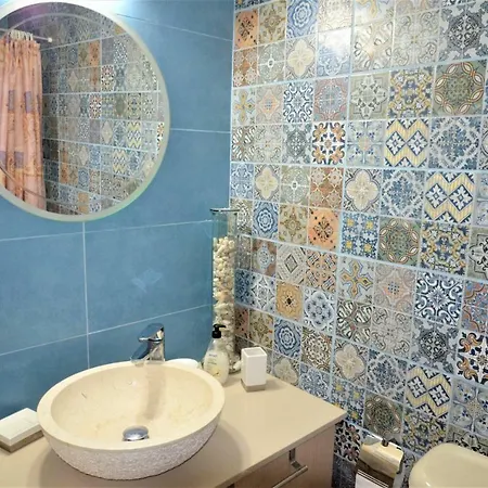Isabella Court Townhouse Near Venus And Lidl Appartamento