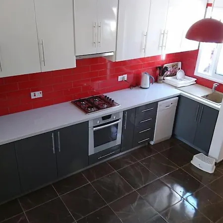 Isabella Court Townhouse Near Venus And Lidl Apartment *