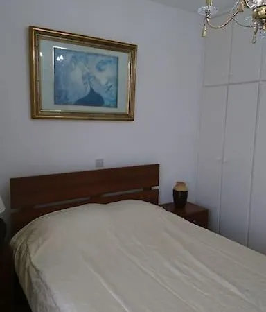 Apartamento Isabella Court Townhouse Near Venus And Lidl *