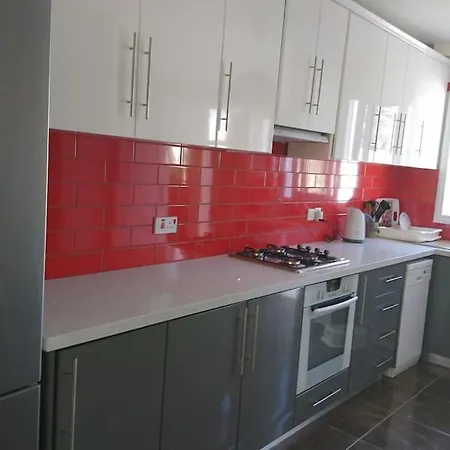 Apartamento Isabella Court Townhouse Near Venus And Lidl
