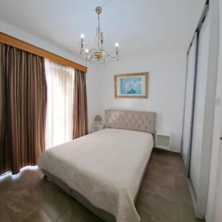 Isabella Court Townhouse Near Venus And Lidl *