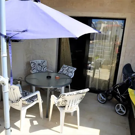 Isabella Court Townhouse Near Venus And Lidl Apartamento Paphos
