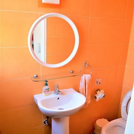 Isabella Court Townhouse Near Venus And Lidl Apartment Paphos